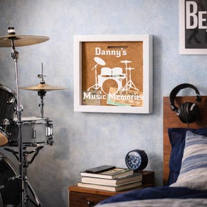 Caja de recogida de entradas personalizada para conciertos / Caja de recuerdo de entradas y pulseras / Soporte para la recogida de talones de entradas / Caja de entradas para conciertos con diseño de batería imagen 2