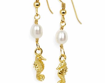 Seahorse Charm Gold Earrings, Sea horse White Pearl Jewlry, Dangle Delicate Beach Jewelry, Dainty Gold Earrings, Everyday, Gift for Her