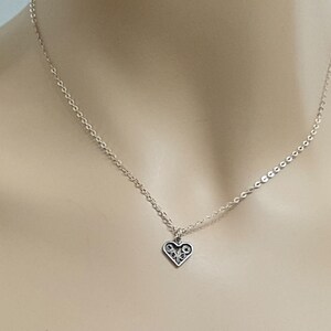 Heart necklace, Tiny Heart Sterling Silver Vintage Style Little Charm Pendant, Minimalist Dainty Heart Necklace