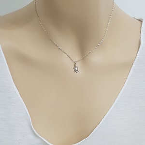 Collier tortue, tour de cou petite tortue de mer, pendentif tortue en argent sterling, breloque tortue océan, bijoux animaux pour femme, collier maritime
