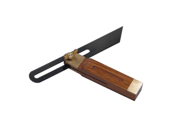 Bevel finder outlet