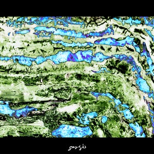 Paesaggio astratto verde e blu - Stampa artistica da parete con vista aerea della palude / Opera d'arte Giclée sulla natura di Sergis Hadjiadamos