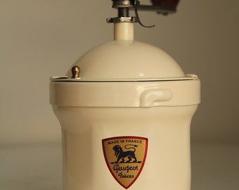 Alte Kaffeemühle Peugeot Modell GI