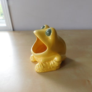 Yellow Ceramic Big Mouth Frog with Running Shoes / Sponge Holder
