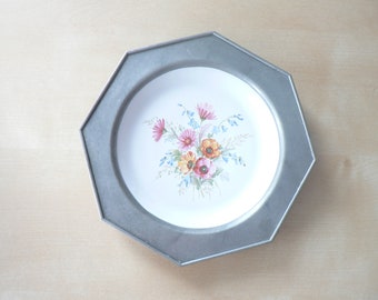 Plat en étain et porcelaine à motif floral - France by REVOL et ETAIN - vintage Assiette murale en étain en étain géométrique en forme d’octogone