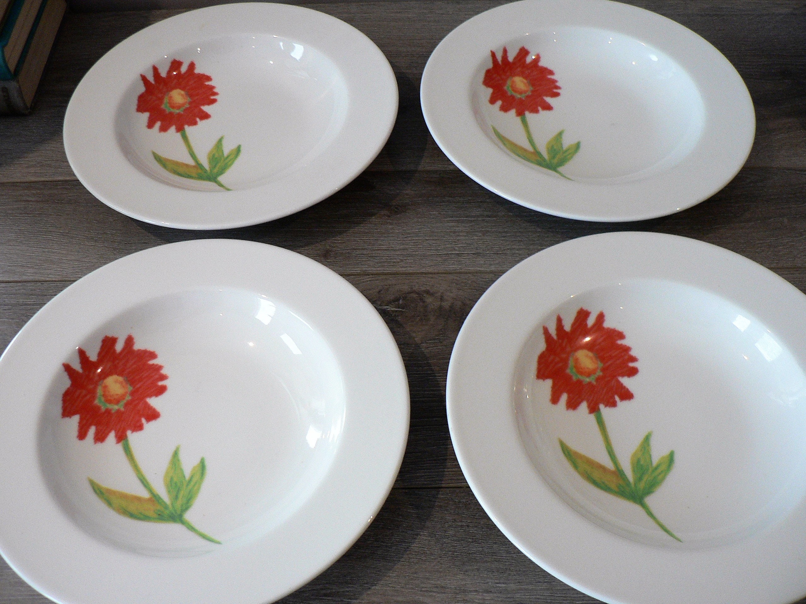 ビレロイ＆ボッホ磁器ボウル: スイッチ ボンジュール マドモアゼル