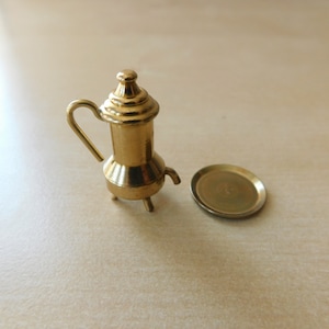 Teekanne/Kaffeekanne mit rundem Tablett