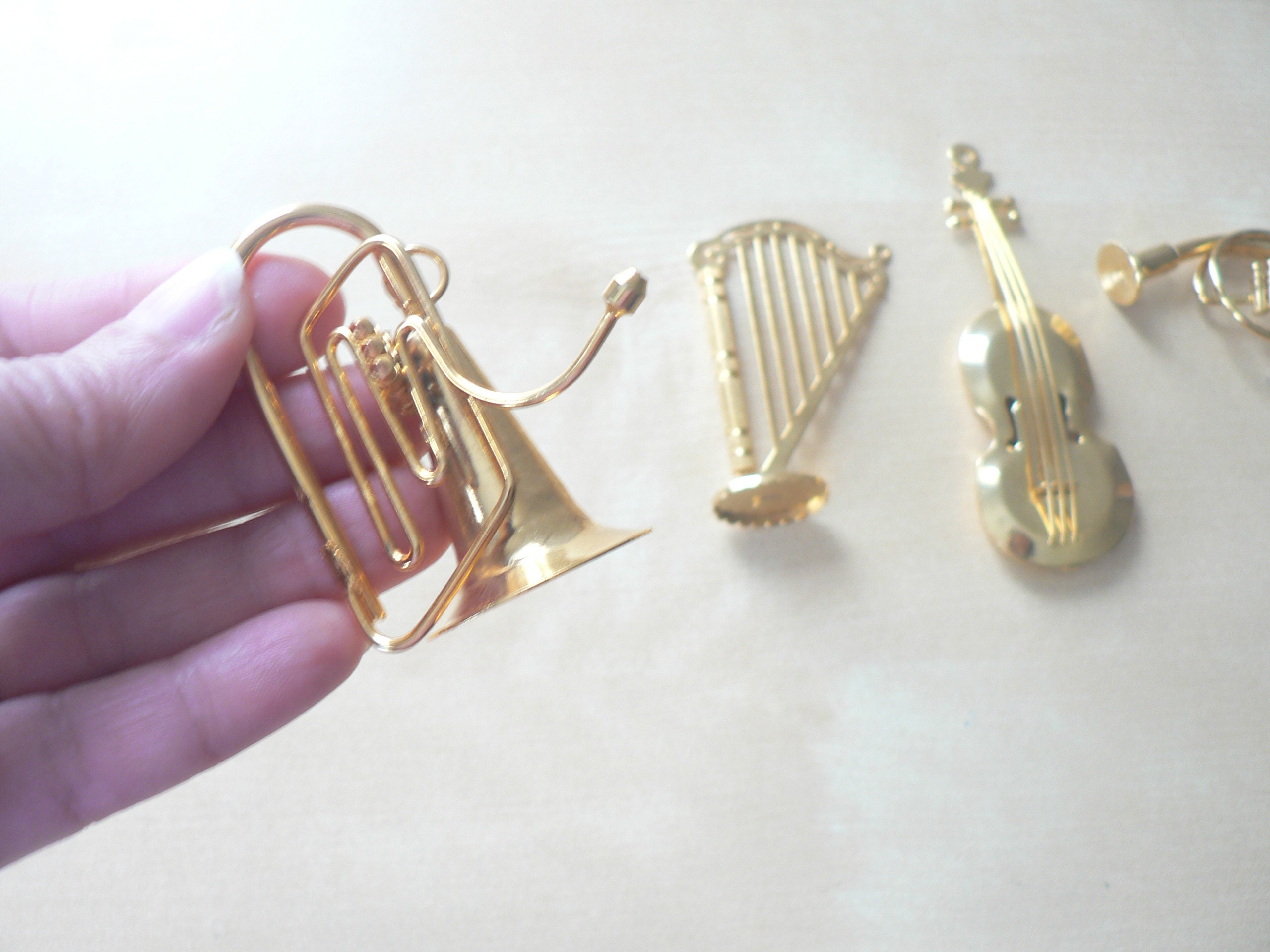 1 0ne Gold Metal Musical Instrument Ornament Cello Harp French