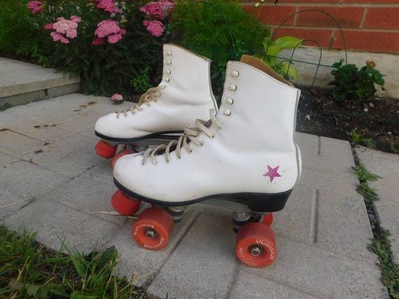 70's Retro Women's White Leather Roller Skates - Size 8