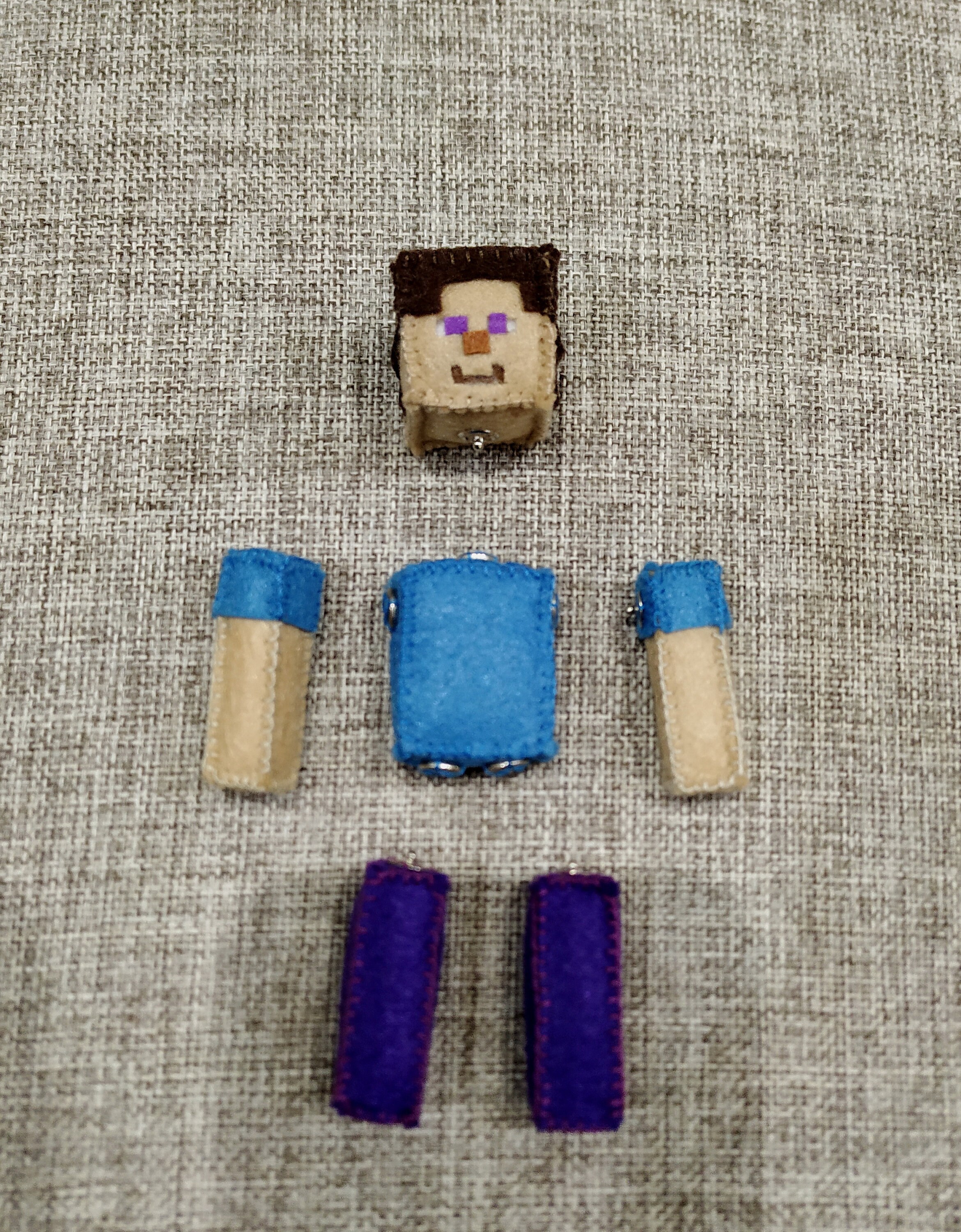 Papercraft The Ultimate Bendable Steve  Modelos de minecraft, Trabalhos em  papel, Brinquedos de minecraft