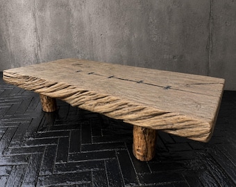Tavolino da caffè realizzato in legno di olmo antico.