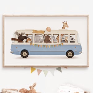 Stampa per cameretta con animali del bosco, simpatica decorazione da parete con animali per la cameretta del bambino, stampa unisex, decorazione per cameretta con autobus blu.