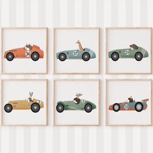 Set di sei stampe per la cameretta dei bambini, arte stravagante di auto da corsa con animali, decorazione per la camera dei bambini neutra rispetto al genere, arte murale per la sala giochi, set di stampe per la cameretta dei bambini