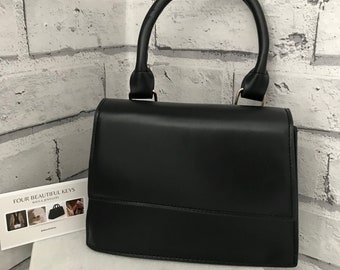 Classic Handbag, Minimalist Crossbody Bag, Women's black bag, Classic bags