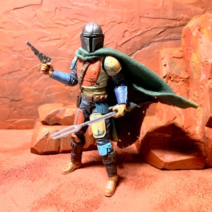 Wired Mandalorian Cape - Green Credit Collection Variant