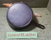 Favorite Piqua Ware 7 Smiley Logo Cast Iron Skillet Marked With A 7 And A Dot Circa 1916 To 1934 Vintage