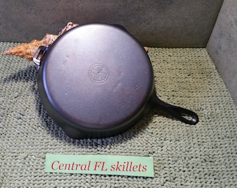 Griswold #9 with Hinged Tab Small Block Logo Early Handle Cast Iron Skillet P/N 2509 Circa 1940s Vintage Hard to Find