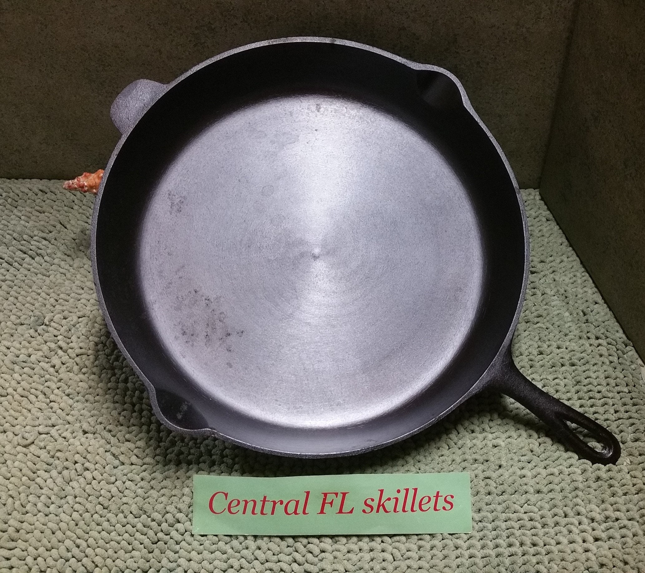 How to ID a Vintage Cast-Iron Skillet — and Tell Its Quality