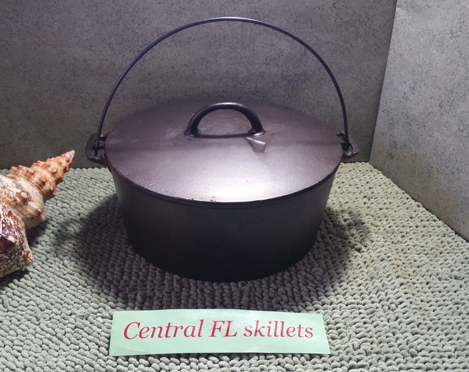 Pre Griswold 10 erie Cast Iron Dutch Oven P/N 835 With Flat Top Lid P/N