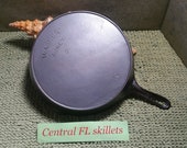Wagner Ware 10 quot WAGNER quot Sidney O Arc Logo Cast Iron Skillet with Outside Heat Ring Marked 10 Circa 1900 to 1910 Vintage
