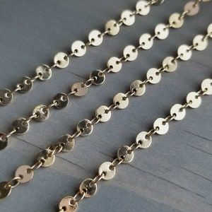 4 mm runde Scheibenkette – Goldfarben – Meterware, 1, 3, 10 oder 25 Fuß – Paillettenkette, verlötete Glieder – Nickelfrei Bild 3