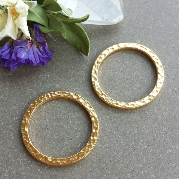 1" Hammered Ring - Gold >> 4 or 10 pieces >> Large, 25mm Tierra Cast, Pewter Ring, Lead-Free, American Made, Textured, High-Quality
