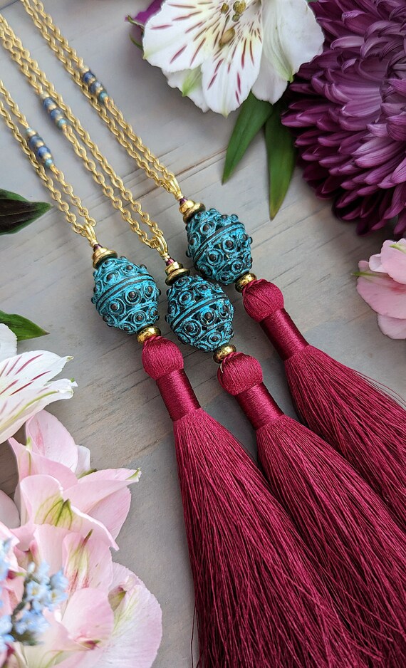 Burgundy tassel necklace deals