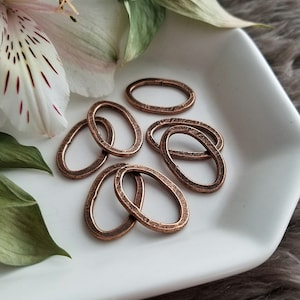 Medium Flat Oval Hoop - Antique Copper &gt;&gt; 2 pieces - 24 x 15mm - Open, Wire Oval Hoop, Genuine Copper Plating, Lead-Free, American Made