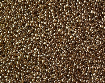 11/0 Gold Lustered Montana Blue #204 - Size 11 Toho Round Seed Beads - 23 gram tube - 11/0 seed beads TR-11-204