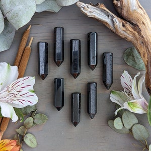 Hematite Crystal Point &gt;&gt; 1pc &gt; Single-Terminated, Metallic, Dark Gray, Natural Gemstone, Size: 40mm w/2-3mm hole