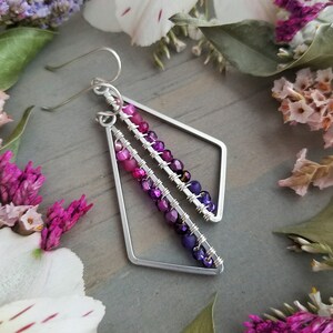 Beaded Triangle Earrings in Satin Silver >> Pink, Fuchsia, Purple, Ombre >> Boho Style, Geometric, Minimalist