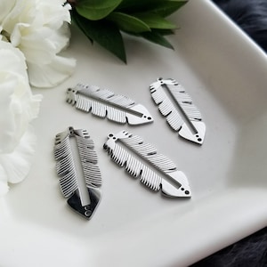 Centerline Feather Charms - Silver &gt;&gt; 2 pieces - 32mm x 12mm - Feather Pendant with 1 Channel for Beading