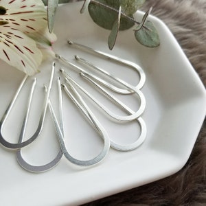 Marco abierto en forma de herradura larga - Plata antigua >> 2 piezas - 48 mm x 20 mm - Forma de U abierta, marco de alambre, baño de plata de ley, sin plomo, fabricado en EE. UU.