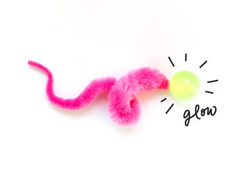 Cat toy ball - Glow-in-the-dark Wiggly Ball - best cat toy, bouncy ball, gift for cat lovers (colors vary)