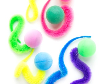 Wiggly Pong 3 pack - fun cat toy ball with lifelike tail (colors vary)