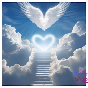 Op de afbeelding: Een digitaal kunstwerk dat een trap naar de hemel afbeeldt. De afbeelding toont een trap die leidt naar een gloeiende hartvormige wolk. Boven het hart bevindt zich een paar witte engelen vleugels, tegen een blauwe lucht vol pluizige witte wolken.