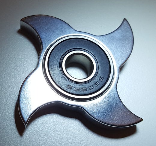 Fidget Spinner 'DEVILs SPADE' Cadre en laiton gravé Spinner, EDC Spinner,  Metal Fidget Spinner, Jouet à main agité -  France