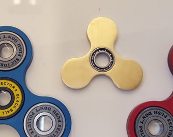 Fidget Spinner 'DEVILs SPADE' Cadre en laiton gravé Spinner, EDC Spinner,  Metal Fidget Spinner, Jouet à main agité -  France