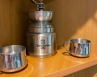 Juan Valdez Retro Kaffee Handmühle mit zwei italienischen Sammler italienischen inox 18 10 Espresso Tassen