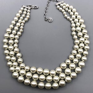 Vintage GIVENCHY Y2K  90s GLASS BEADS Pearl Triple Strand Choker Necklace