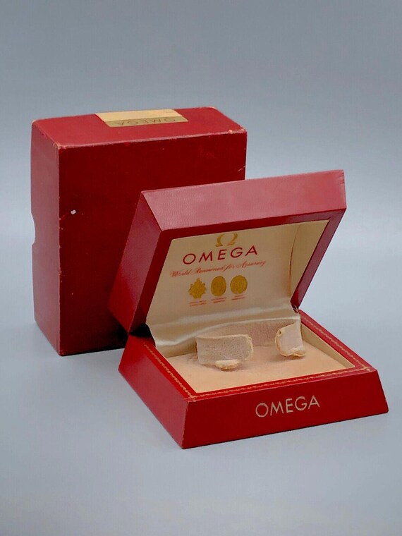 Vintage Early 1960s 60s Rare OMEGA World Renowned Gents  display picture 2