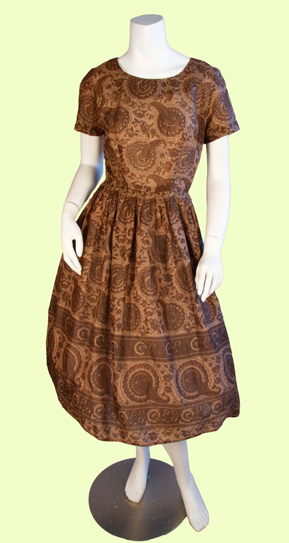 1950s Vintage Dress, 50s Brown Paisley Fit and Fl… - image 3