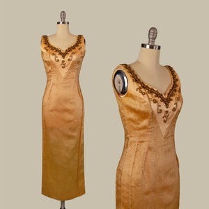 1960s Vintage Satin Perlen Wiggle Kleid mit Metallic Overlay, 60er Abendkleid, Abendkleidung, Partykleid