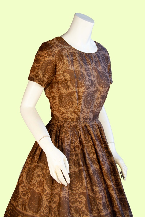 1950s Vintage Dress, 50s Brown Paisley Fit and Fl… - image 4