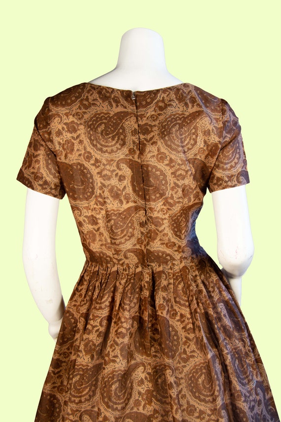 1950s Vintage Dress, 50s Brown Paisley Fit and Fl… - image 7