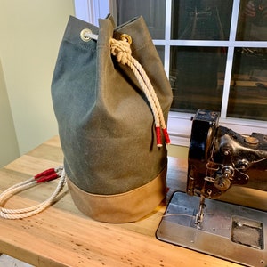 Waxed Canvas Sailor&#39;s Bag - Ditty Bag - Green and Field Tan
