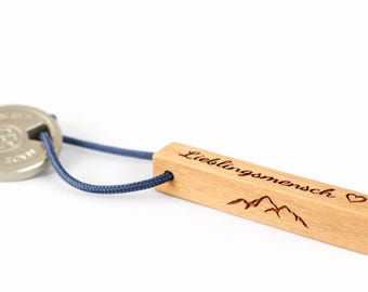 Personalized wooden keychain with sailing rope – custom engraving with names and motifs, sustainable gift also ideal for businesses
