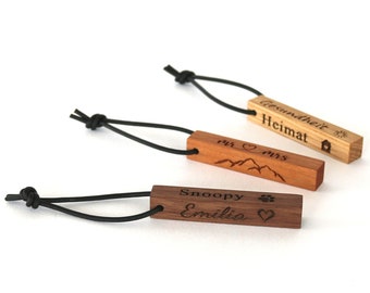 Keychain made of wood personalized with coordinates, name, engraving, letters, family pendants, pendant with leather cord