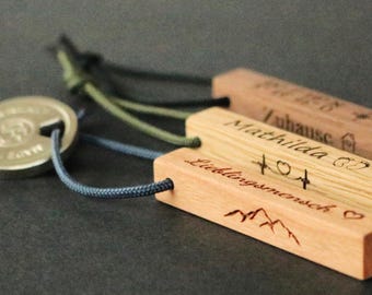 Personalized wooden keychain with sailing rope – custom engraving with names and motifs, sustainable gift also ideal for businesses