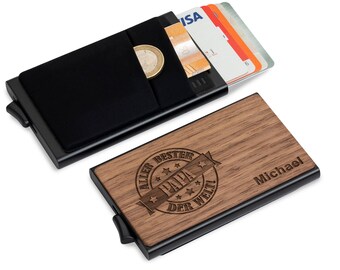 Geschenk zum Vatertag & Muttertag - Kreditkartenetui personalisiert mit Namen aus Holz